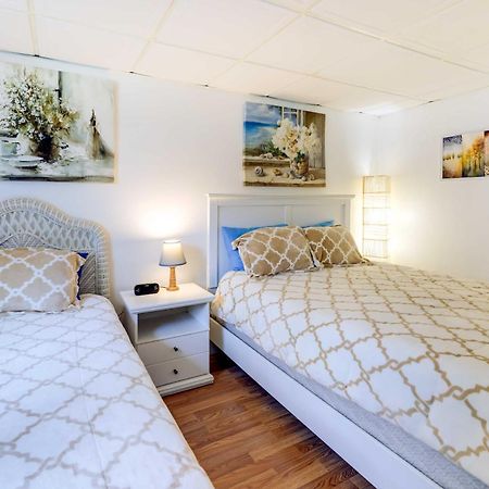 1 Ocean Fun Emerald Isle Apt, Steps To Beaches! Exterior photo