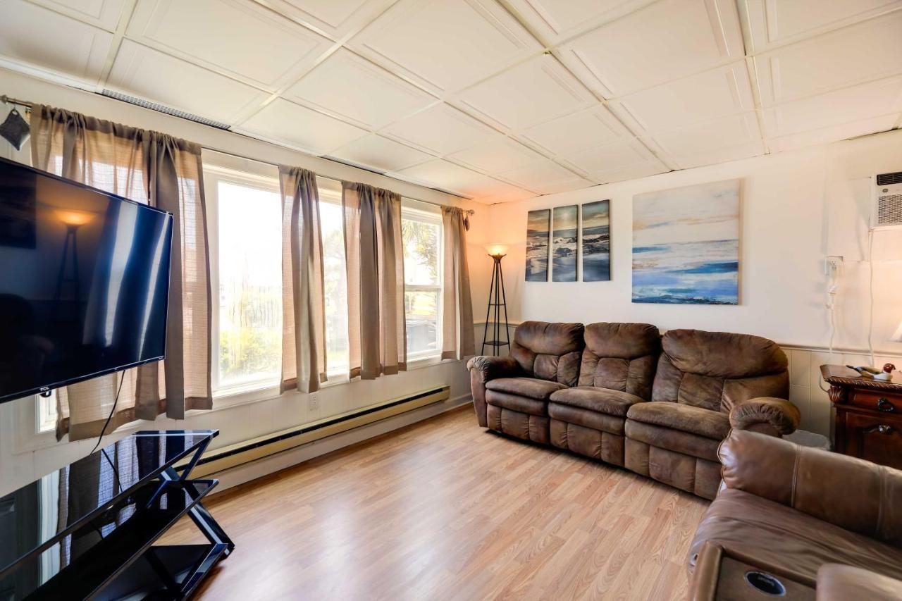 1 Ocean Fun Emerald Isle Apt, Steps To Beaches! Exterior photo
